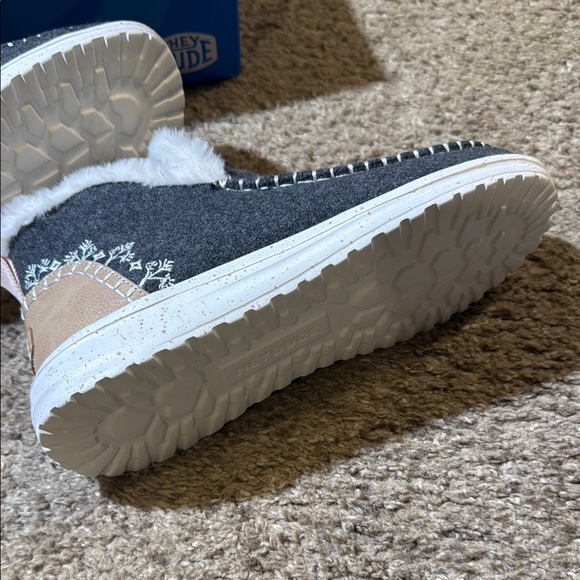 Hey Dude Denny Faux Shearling Gray Fur-Lined Women's Shoes- Unworn - Picture 4 of 11